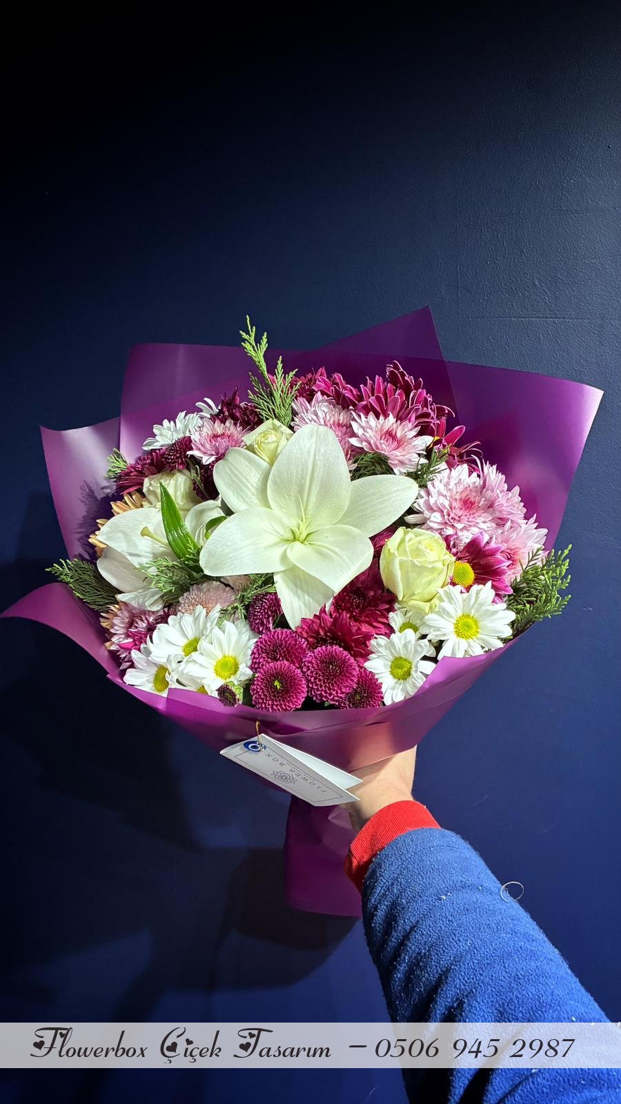 Beyaz Lilyum Ile Karışık Mevsim Buketi 