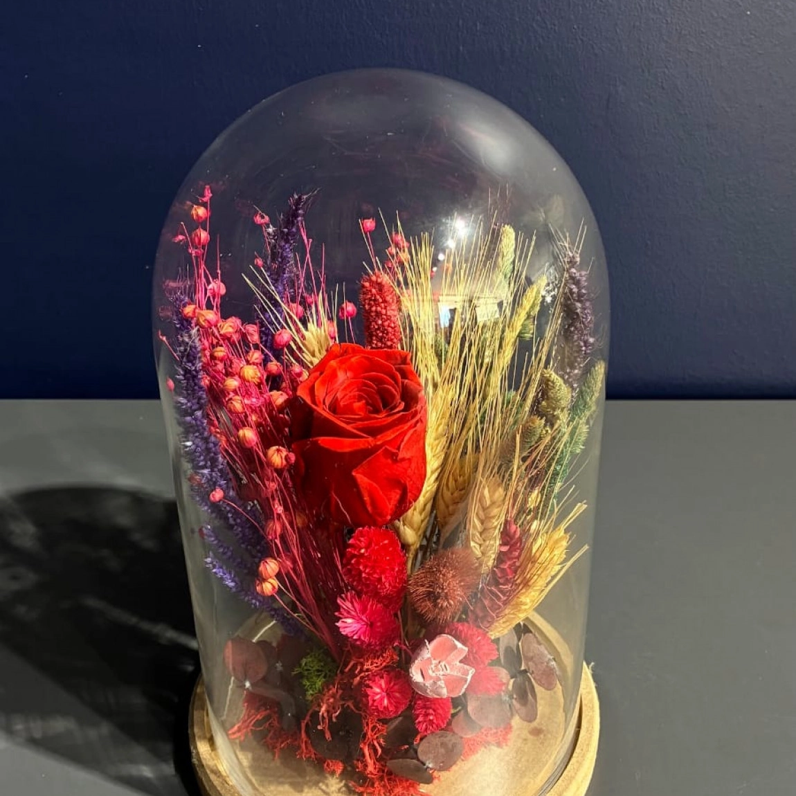 Kırmızı Solmaz Gül Kurşun Cam Aranjmanı