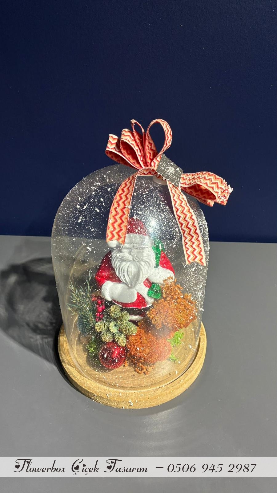 Noel Baba Glass Dome Aranjmanı