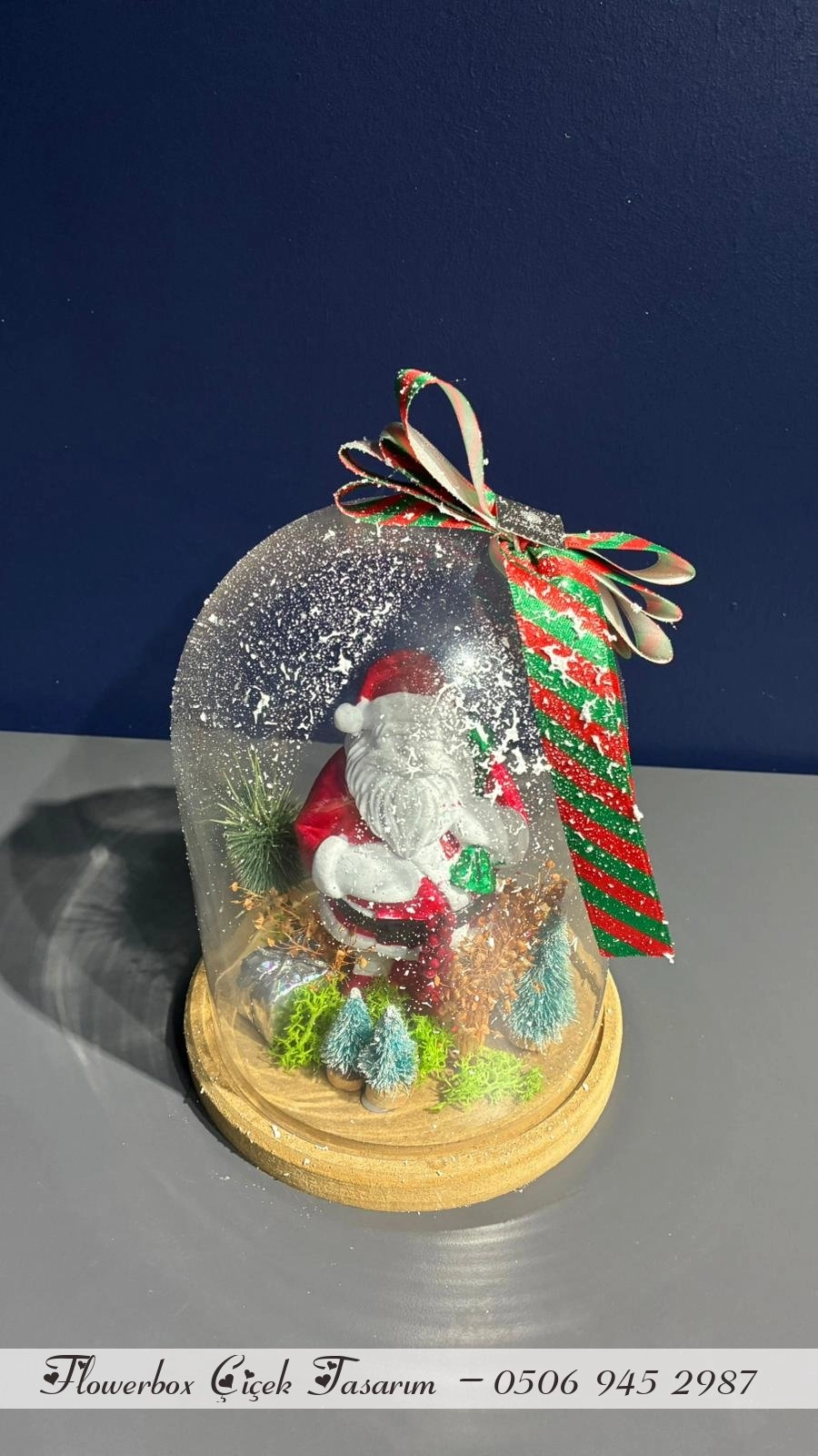 Noel Baba Glass Dome Aranjmanı