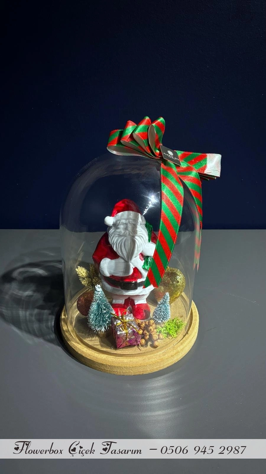 Noel Baba Glass Dome Aranjmanı 