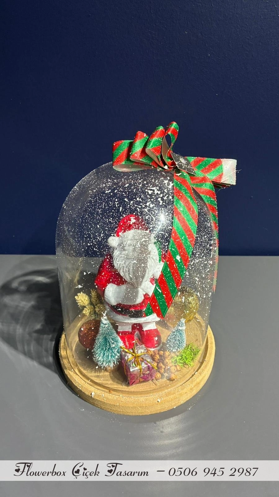 Noel Baba Glass Dome Aranjmanı