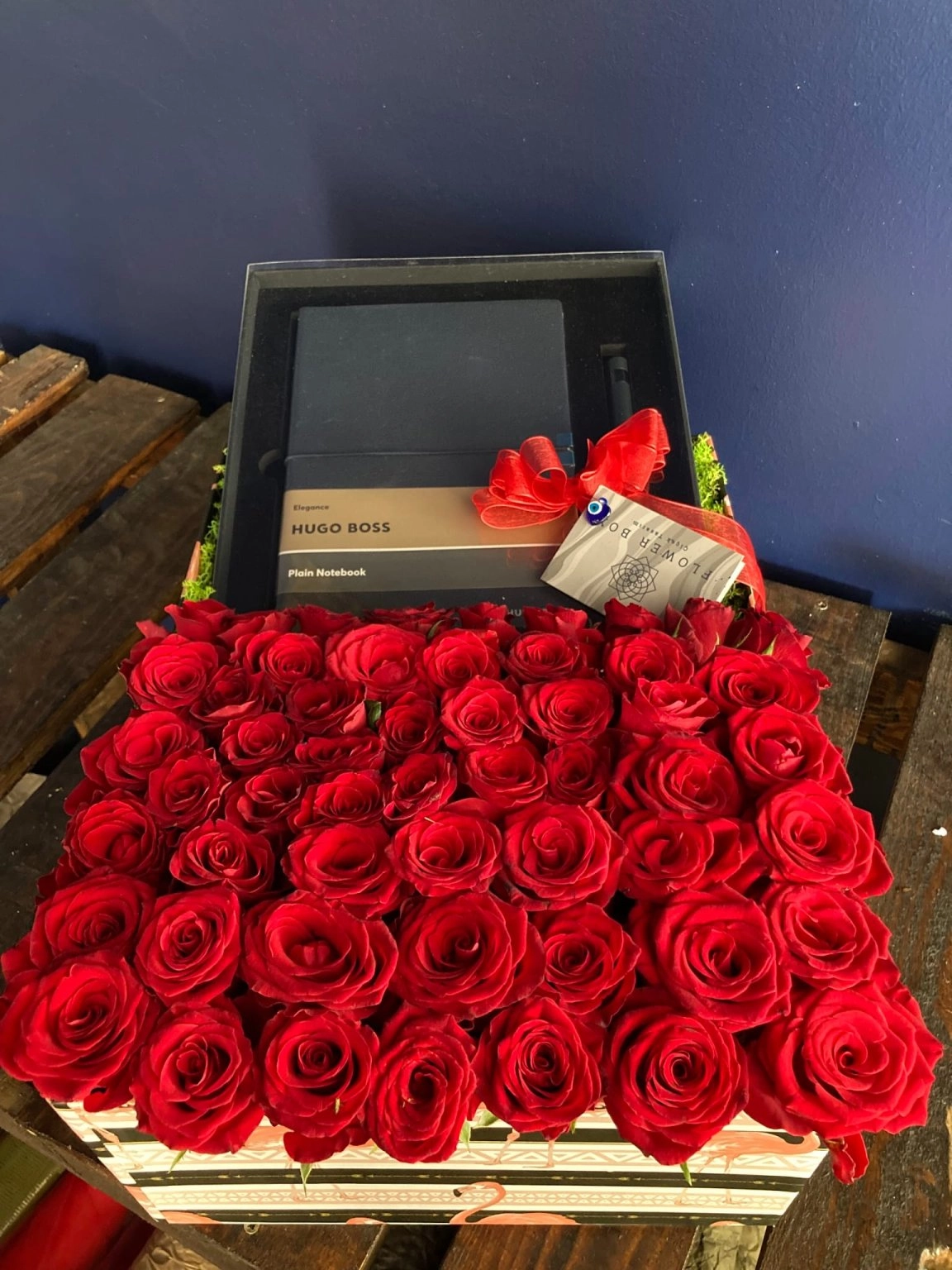 50 Güllü Kutu Içerisinde Kırmızı Güllerden Aranjman