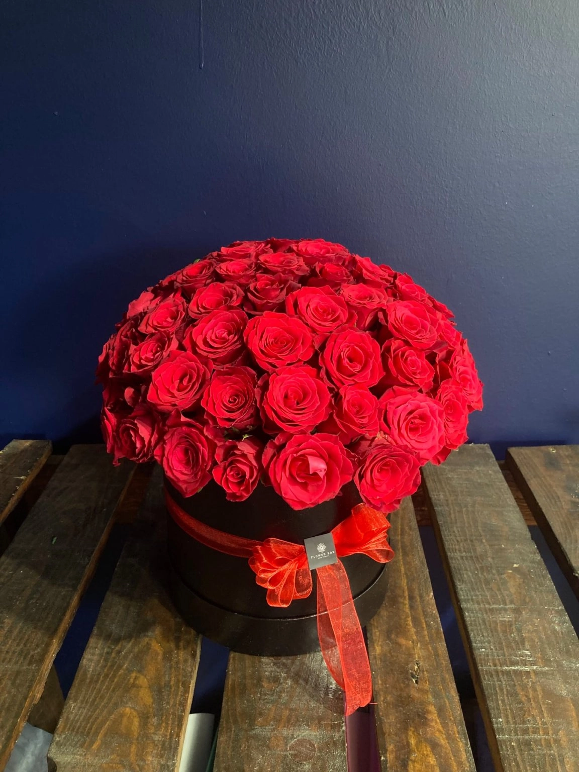 Kırmızı Güllerden Kutu Aranjman ( 40 Adet Güllü )