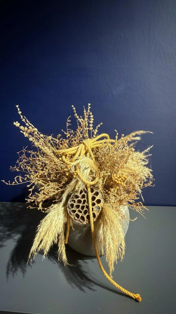 Naturel Tonlarda Kuru Çiçek Aranjmanı