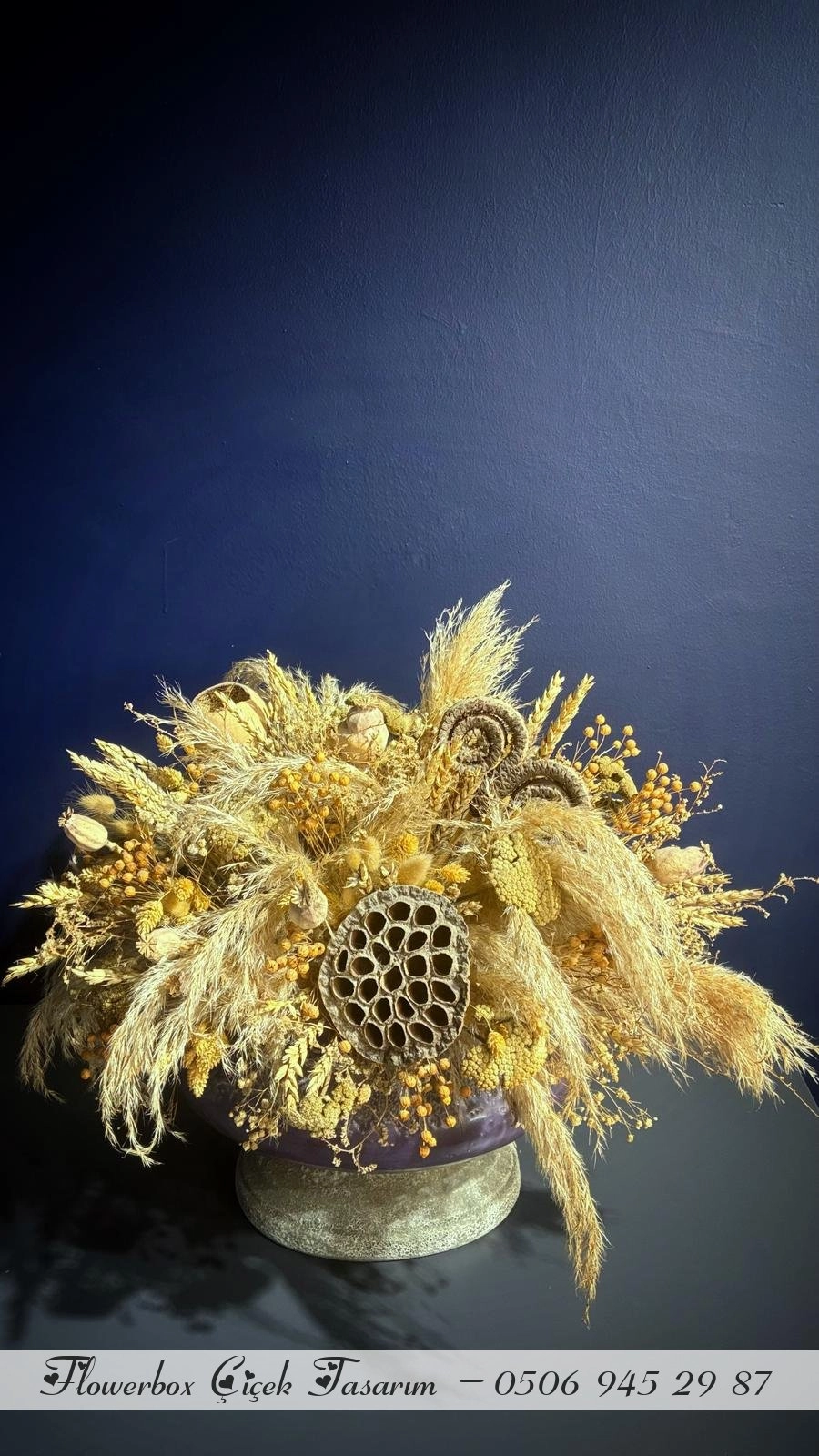 Naturel Tonlarda Kuru Çiçek Aranjmanı