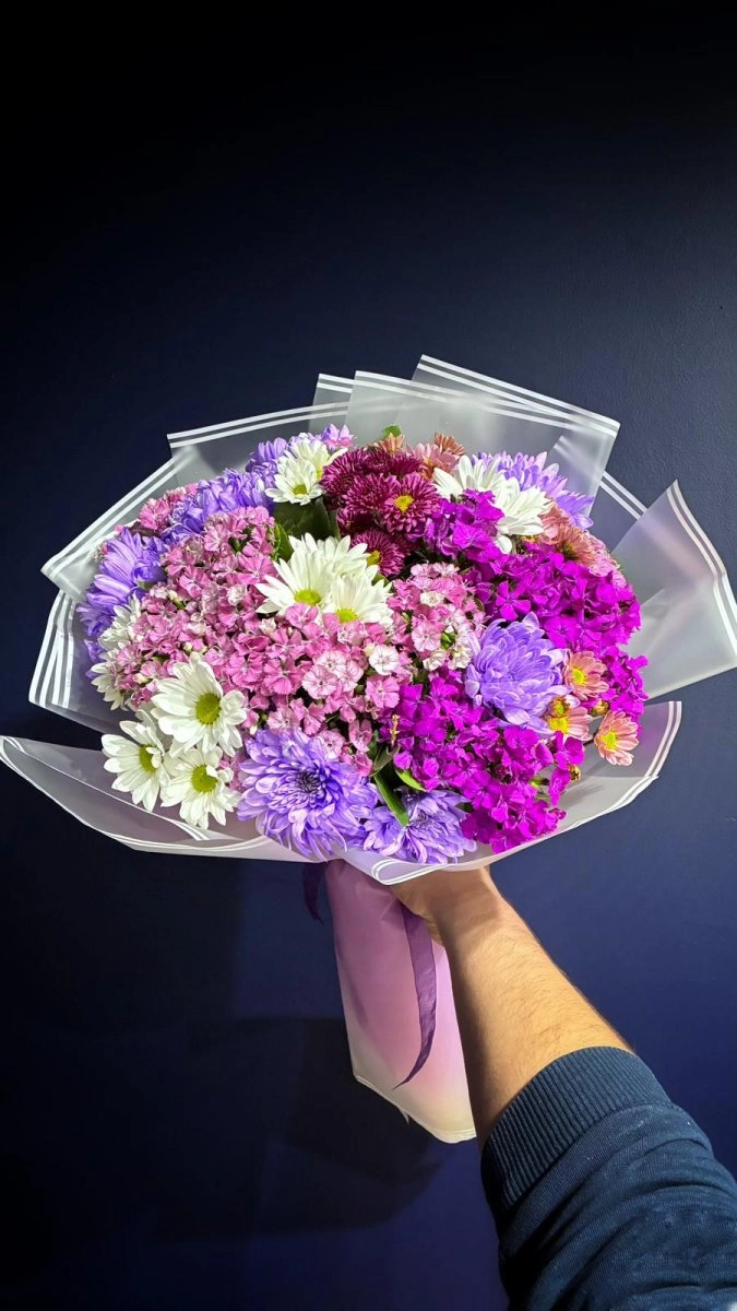 Pembe Tonlarında Karışık Mevsim Buketi