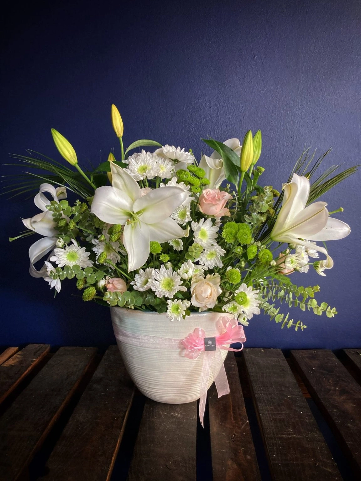 Seramik Saksı Içerisinde Kazablanka Karışık Aranjman