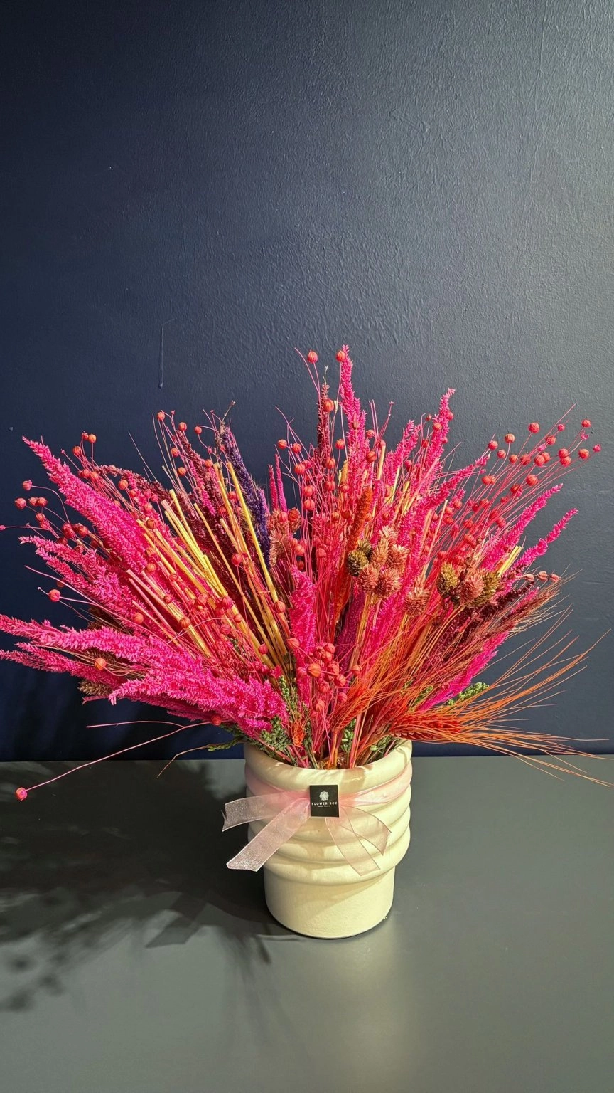 Seramik Saksı Içerisinde Kuru Çiçek Aranjmanı